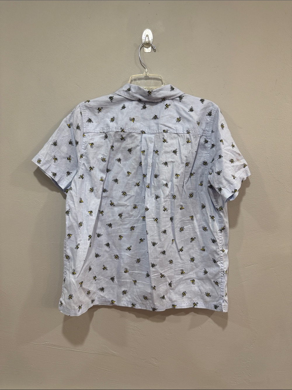 Duluth Trading Co Light Blue Short Sleeve Button-Down with Bee Print Size medium - Picture 11 of 12